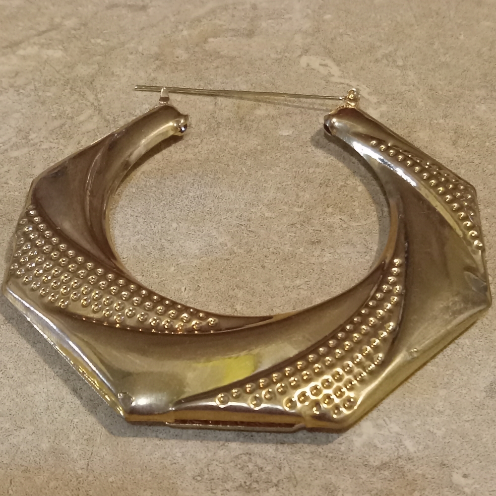 Chic Gold Textured Hoop Earrings NWOT